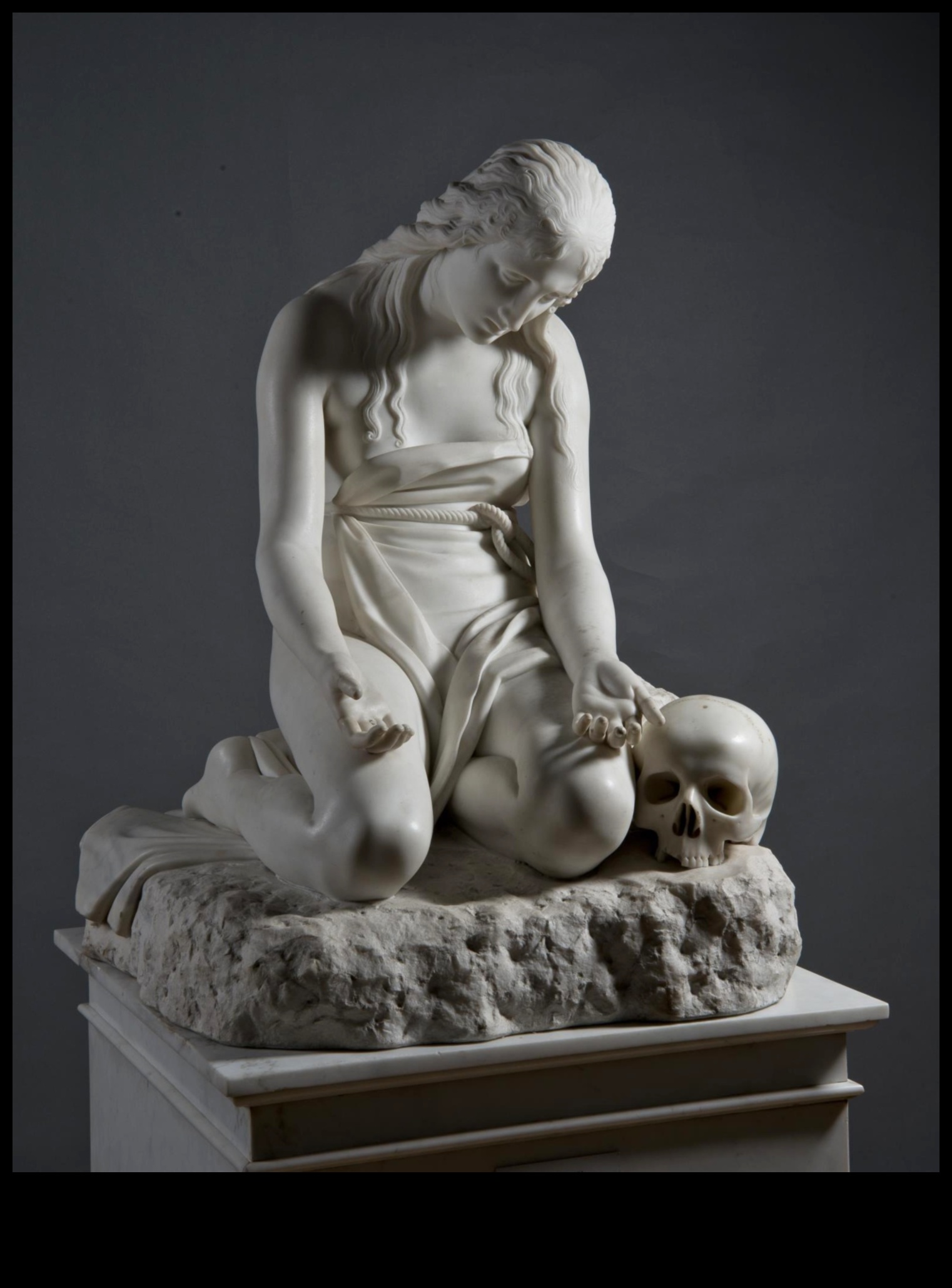 Idealizēts skaistums neoklasicisma tēlniecībā Harmonisks formas un funkcijas līdzsvars 4 Idealizēts skaistums: neoklasicisma tēlniecības estētiskā harmonija