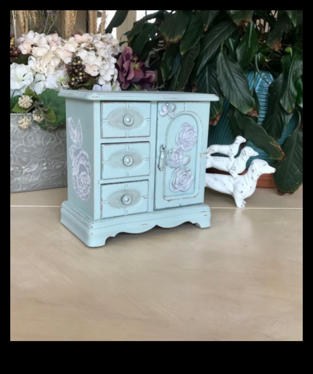 Vintage atradumu izmantošana: DIY aksesuāri ar nostalģisku pieskaņu