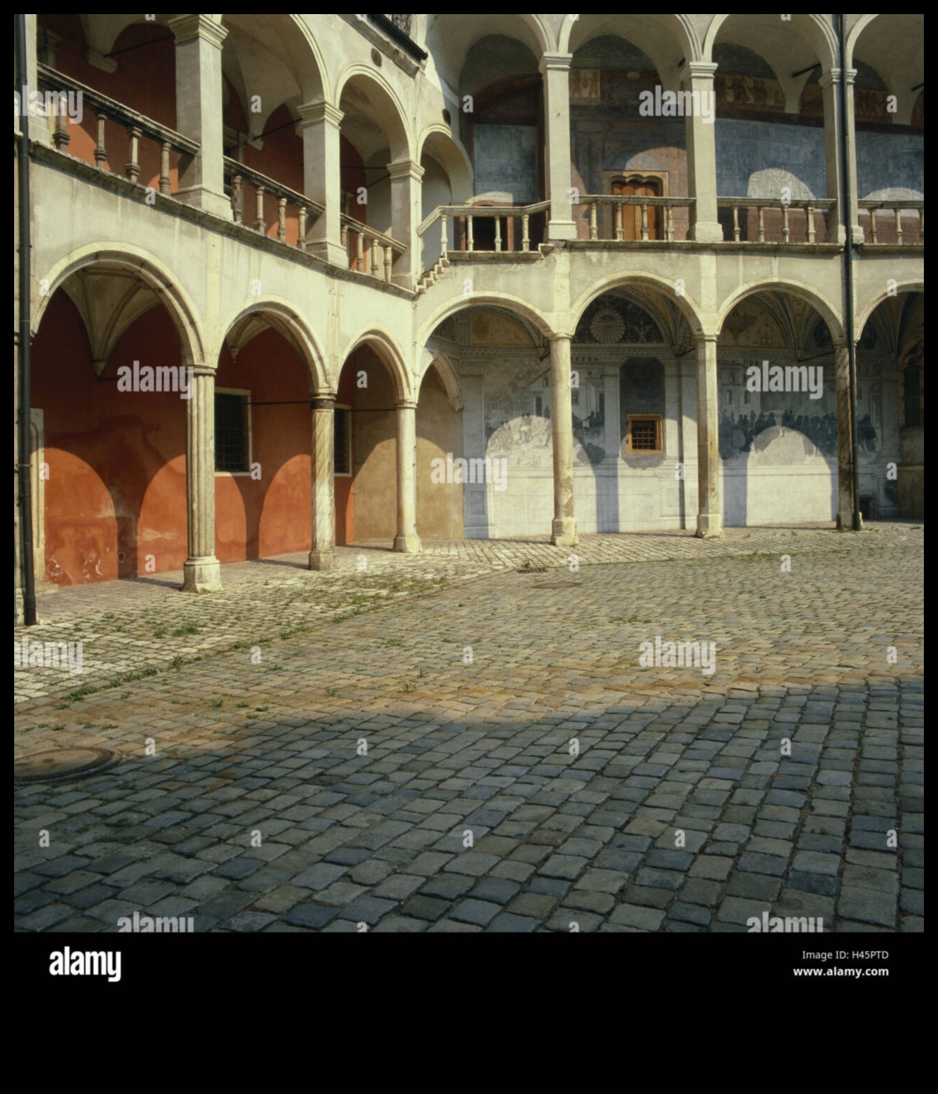 Baroka arkādes kaltas dzelzs krāšņums arhitektūras šedevros 5 Baroka arkādes: arhitektūras brīnumi mākslinieciskajās struktūrās